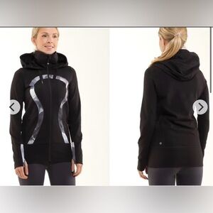 A-Lululemon Stride Jacket *Brushed Black / White Coal Tinted
Canvas Super -flaw